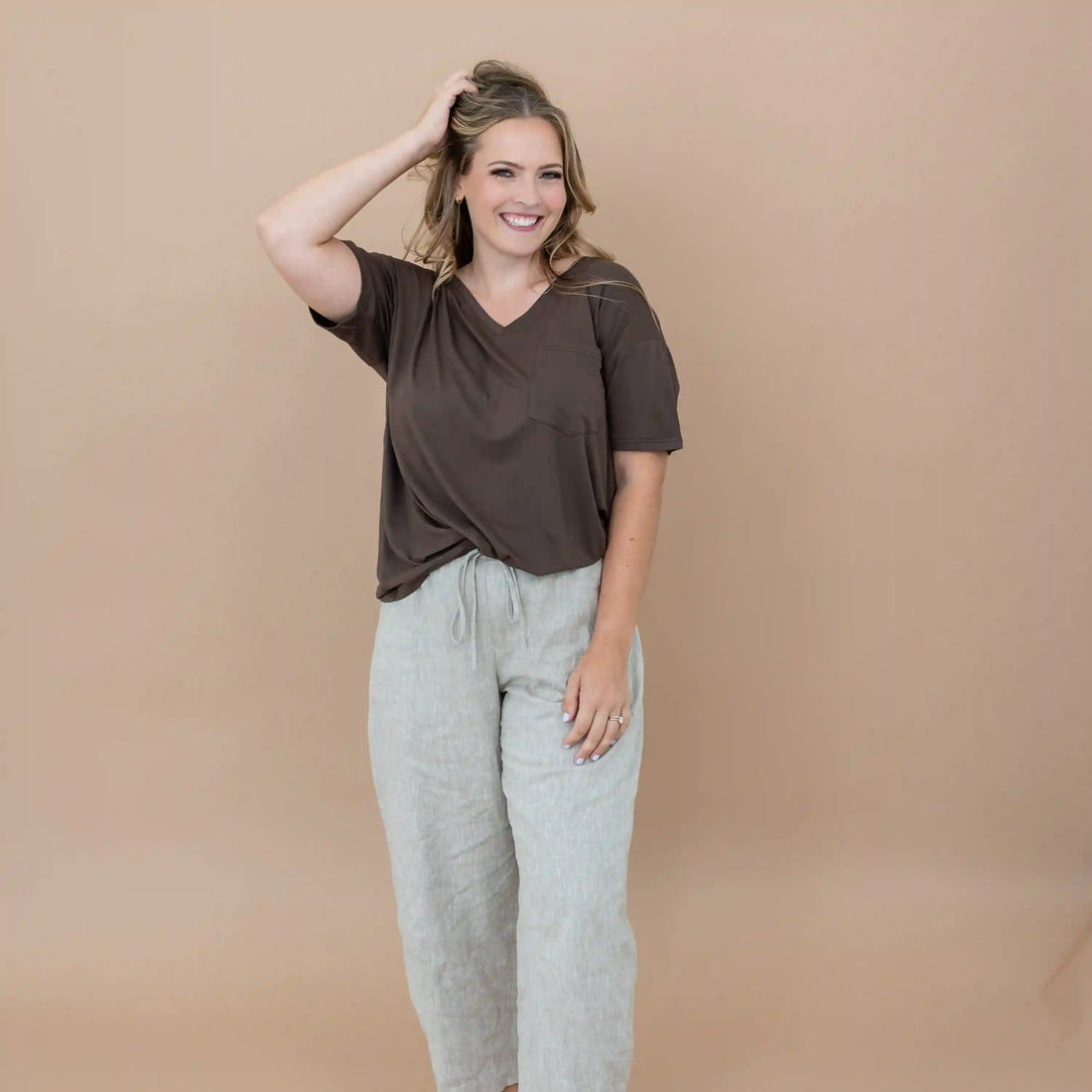 Women's Oversized V-Neck Tee in Espresso