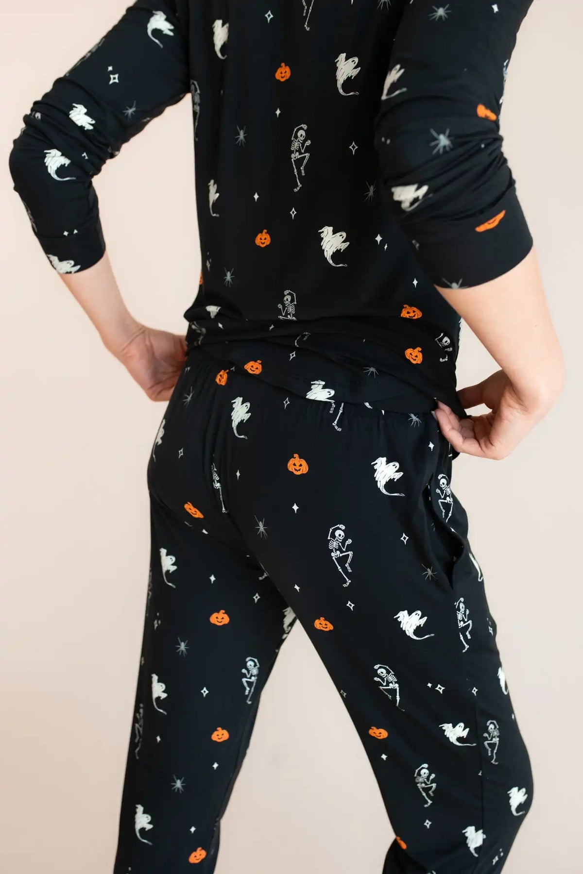 Women's Jogger Pajama Set in Halloween Friends