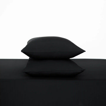 Fitted Sheet with Pillowcases in Midnight