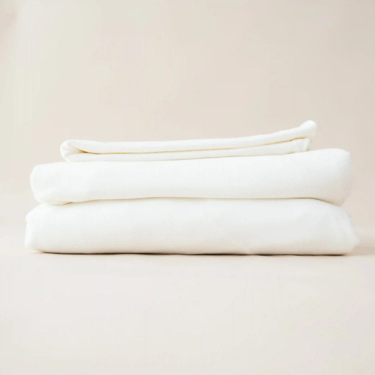 Fitted Sheet with Pillowcases in Cloud